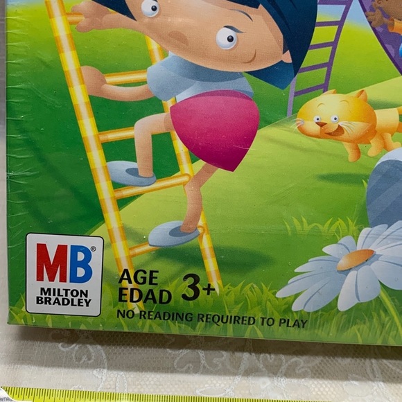 Bundle of 2 New Milton Bradley ✔️Chutes & Ladders & ✔️Twister - Picture 6 of 12